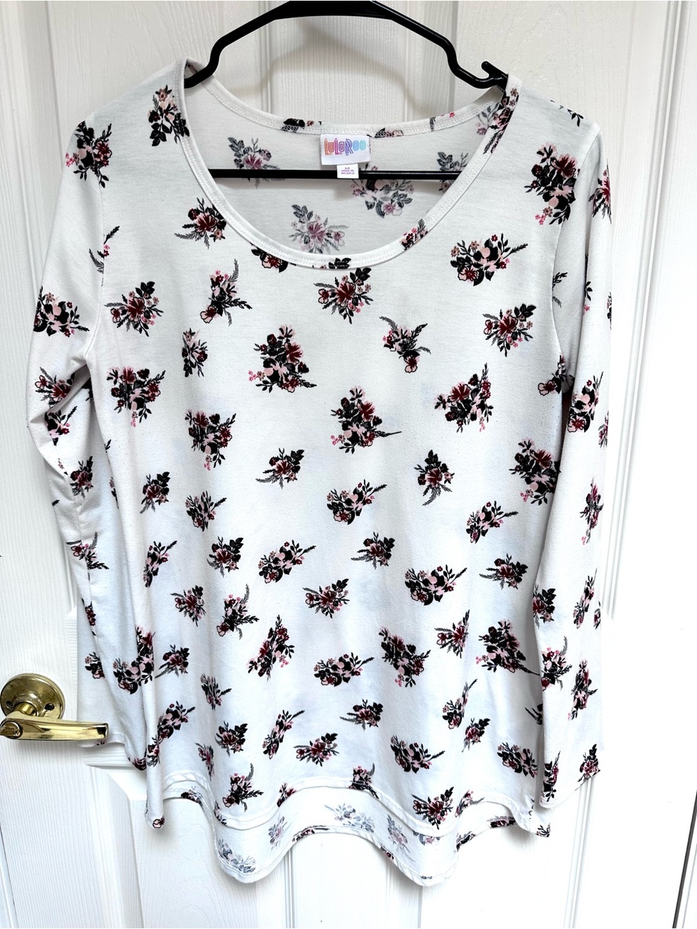 Bundle of Women’s M Long Sleeve Shirts - Picture 7 of 16